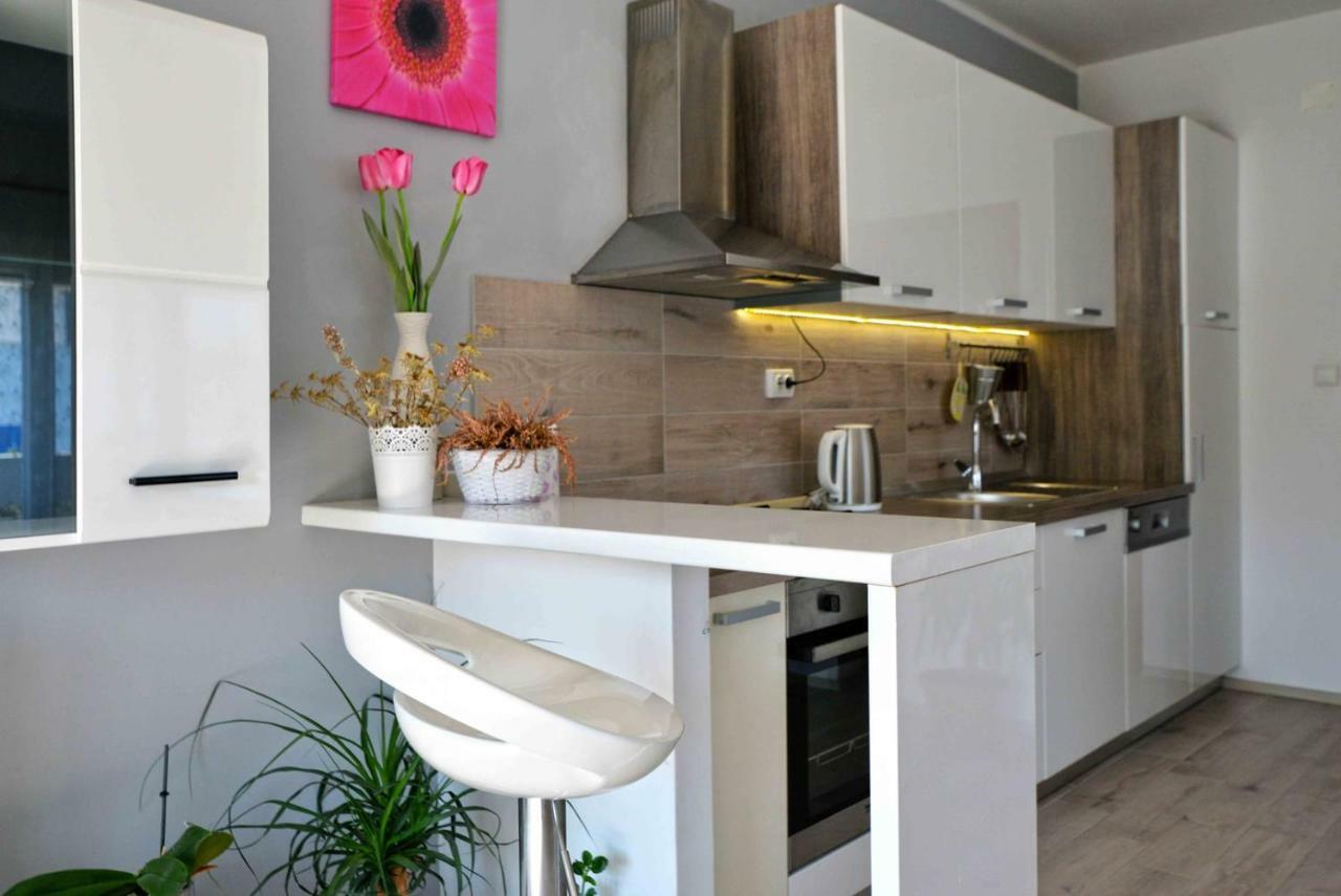 Apartment Kristina Murter Bagian luar foto