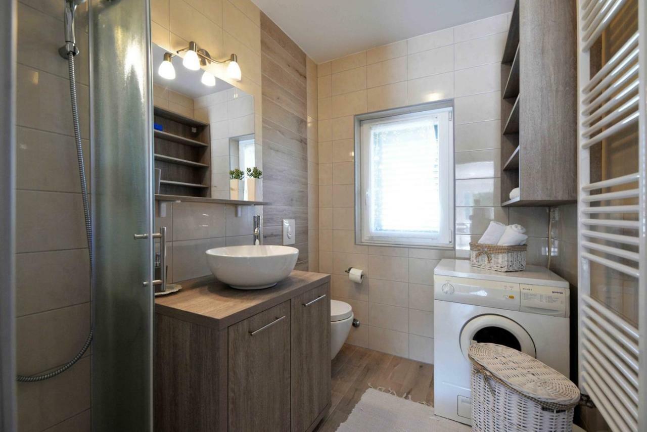 Apartment Kristina Murter Bagian luar foto